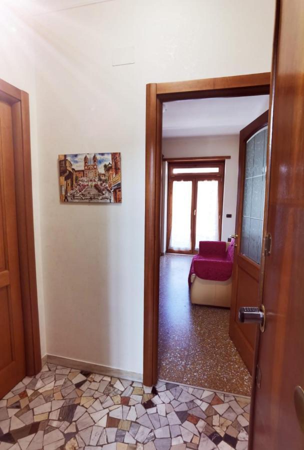 Appartamento Per Turisti E Famiglie Roma Exterior foto